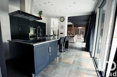 Maison - 350 m² - 8 pièces