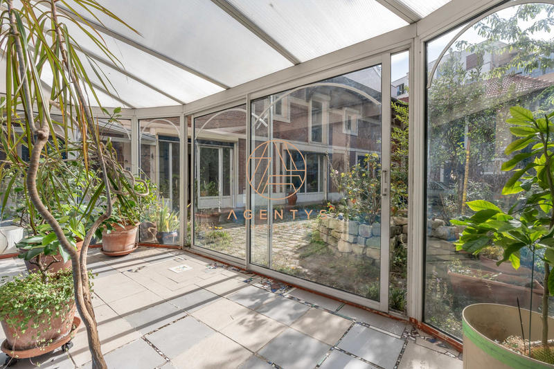 Maison - 265 m² - 7 pièces