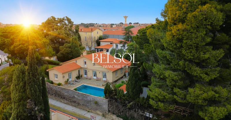 Maison - 205 m² - 6 pièces