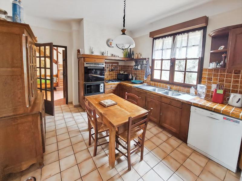 Propriété - 252 m² - 9 pièces
