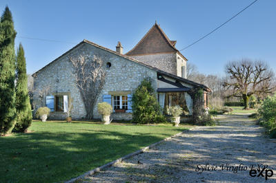 Maison - 207 m² - 6 pièces