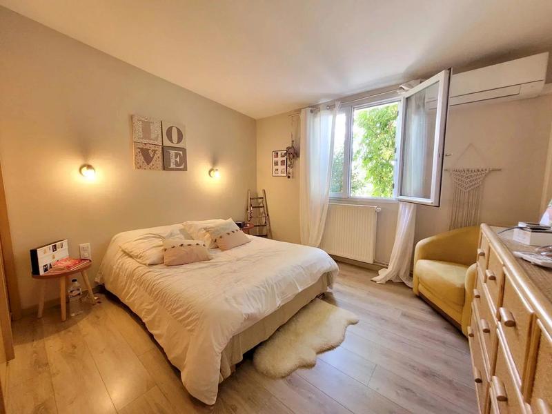 Villa - 207 m² - 9 pièces