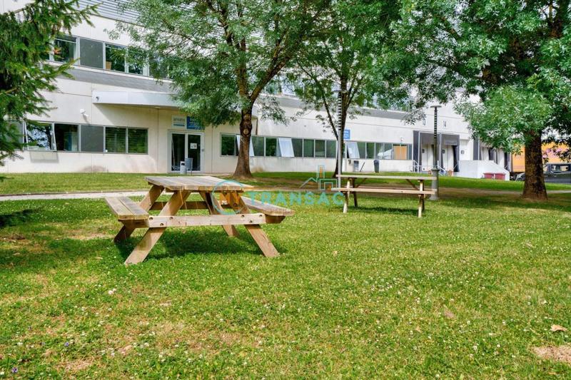 Entrepôt - 6 903 m²