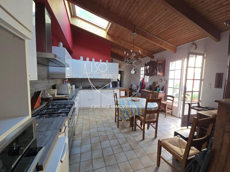 Maison ancienne - 296 m² - 8 pièces