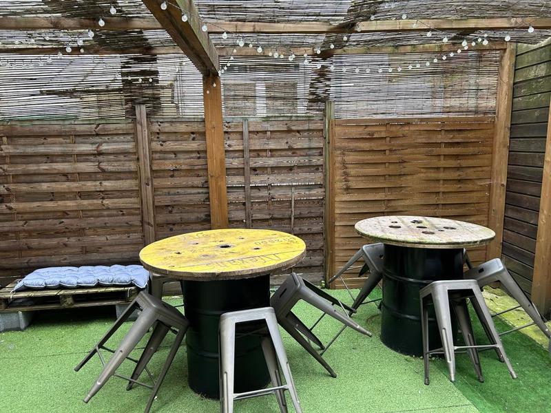 Maison - 300 m² - 3 pièces