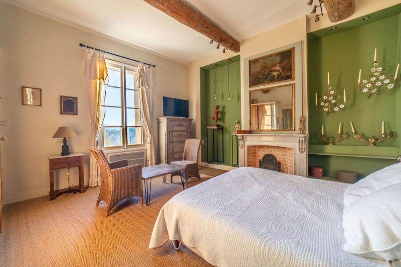 Maison - 480 m² - 13 pièces