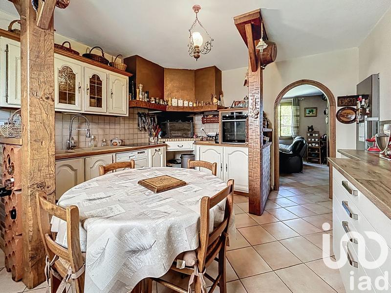 Maison - 280 m² - 8 pièces