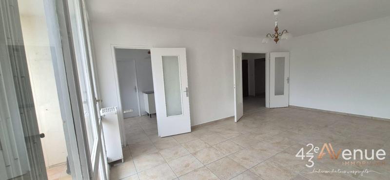 Appartement - 90 m² - 4 pièces