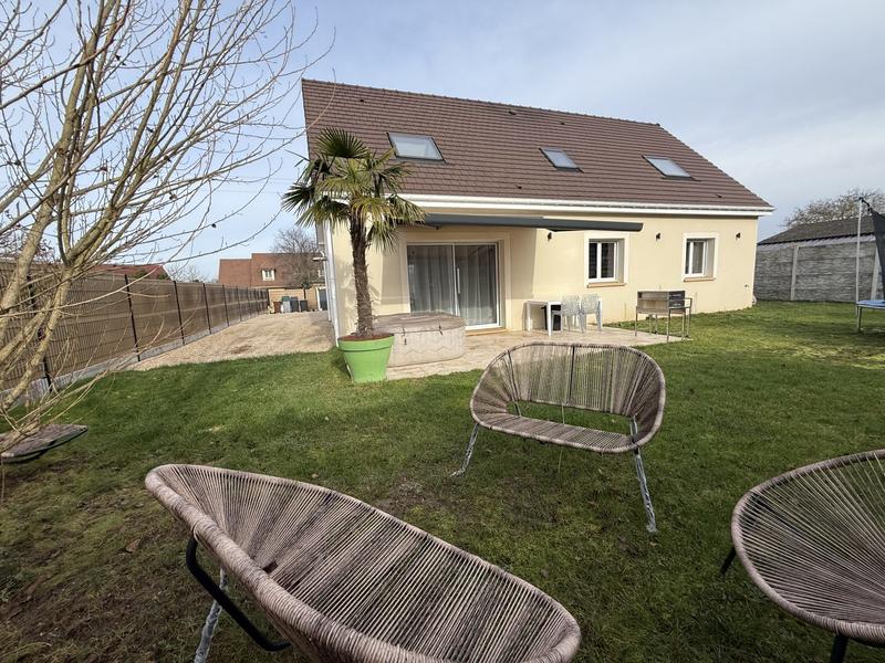 Maison traditionnelle - 148 m² - 6 pièces