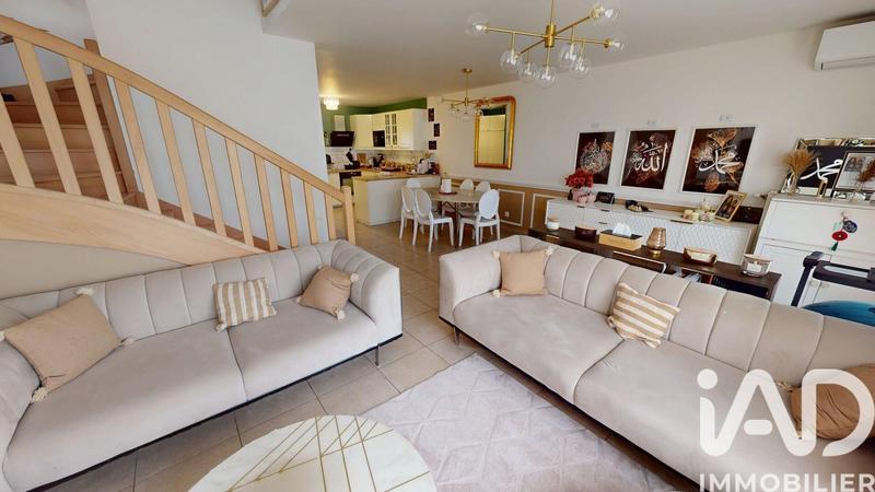 Maison - 98 m² - 5 pièces