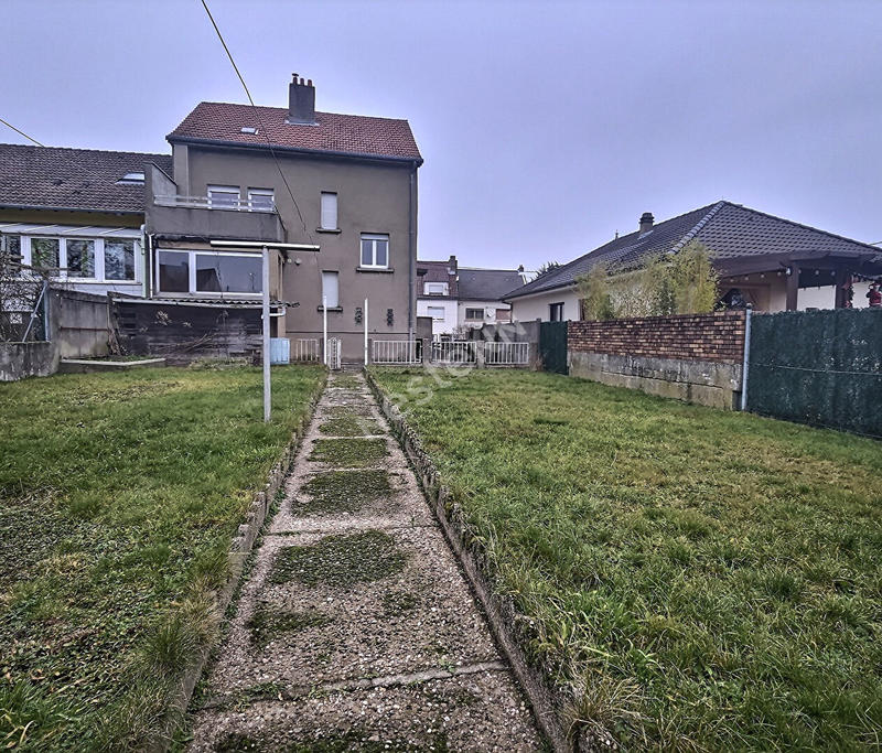 Maison - 127 m² - 8 pièces