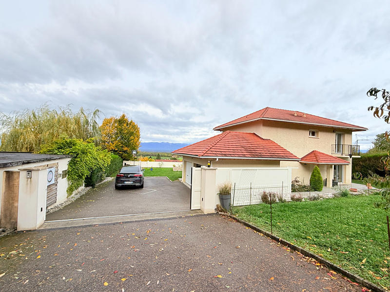 Maison - 121 m² - 5 pièces