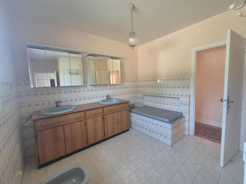 Maison - 163 m² - 6 pièces