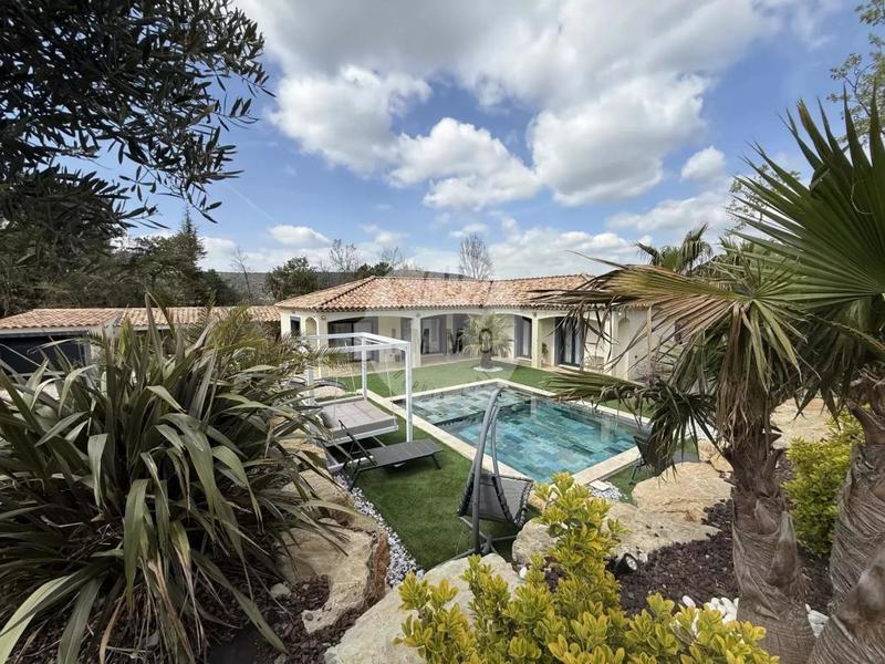 Villa - 160 m² - 6 pièces