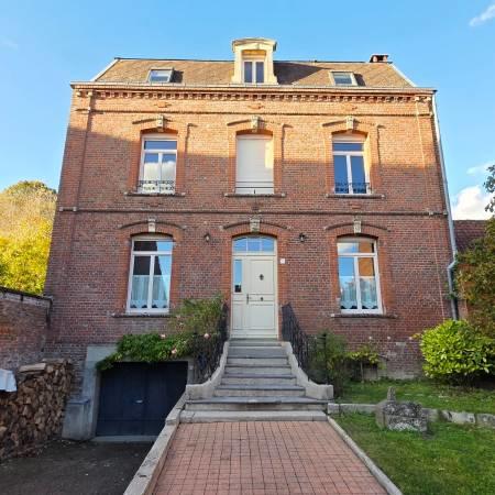 Maison - 218 m² - 10 pièces