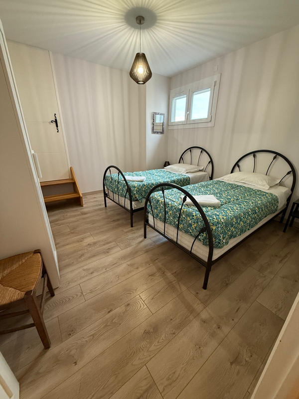 Maison - 221 m² - 8 pièces