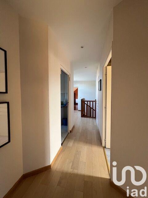 Maison - 204 m² - 7 pièces