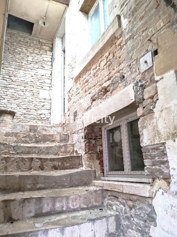 Maison - 338 m² - 10 pièces