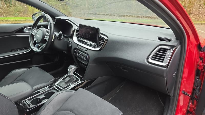 Kia ProCeed 1.5 t-GDi 160 Dct7 Gt-Line Premium - Automatique Entretien constructeur