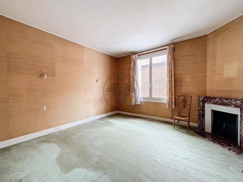 Maison - 212 m² - 8 pièces