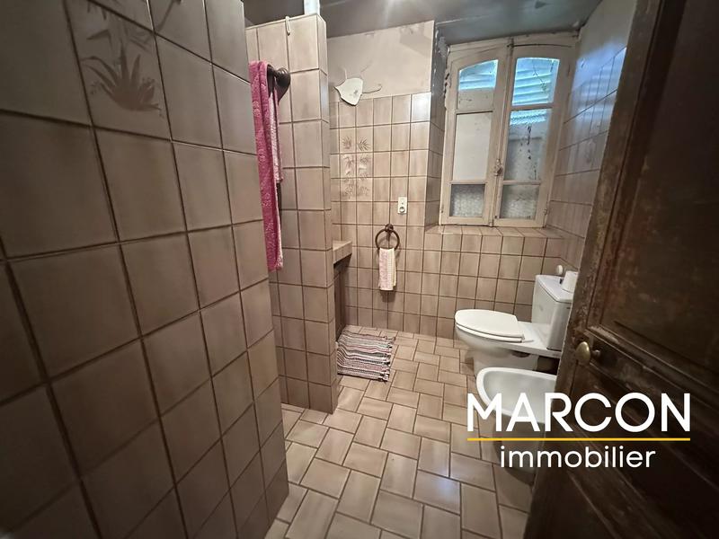 Maison - 302 m² - 15 pièces