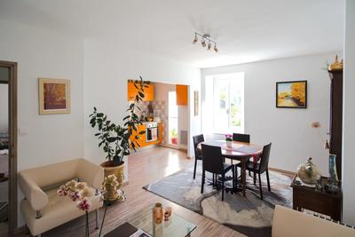 Maison - 373 m² - 18 pièces