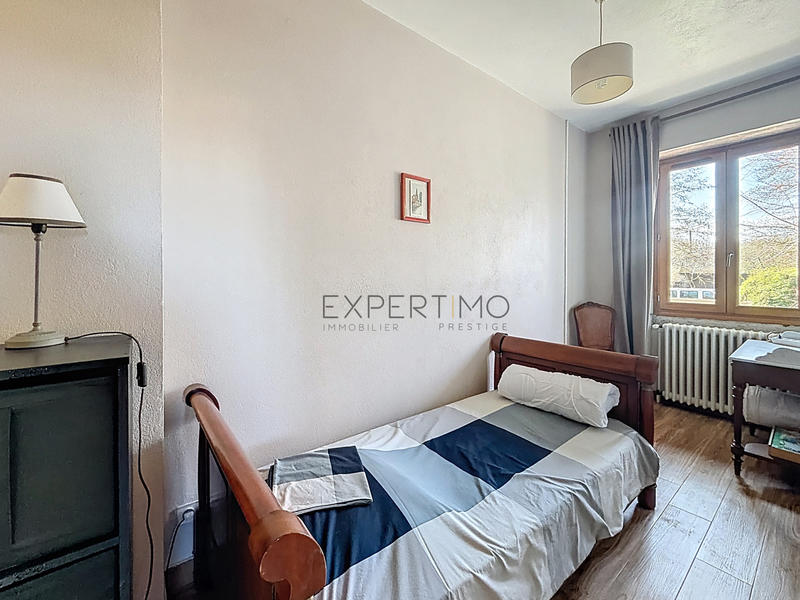 Propriété - 145 m² - 8 pièces