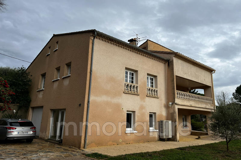 Villa - 251 m² - 2 pièces