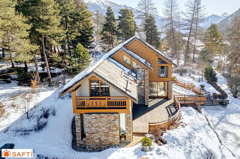 Châlet - 380 m² - 8 pièces