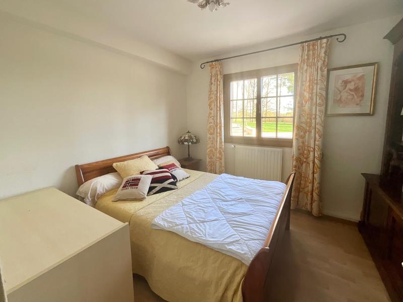 Maison - 245 m² - 9 pièces