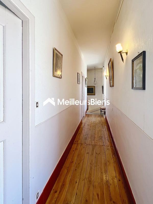 Propriété - 268 m² - 14 pièces