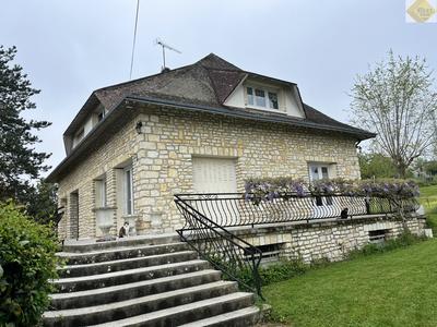 Maison - 170 m² - 8 pièces