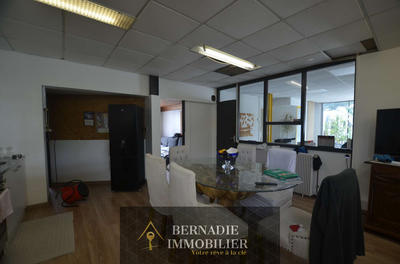 Local d'activité / Entrepôt - 380 m²