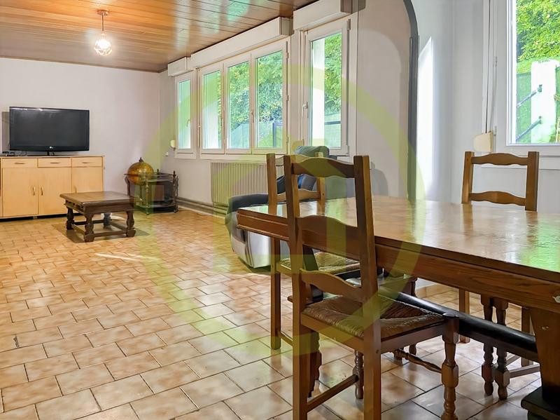 Appartement - 80 m² - 5 pièces