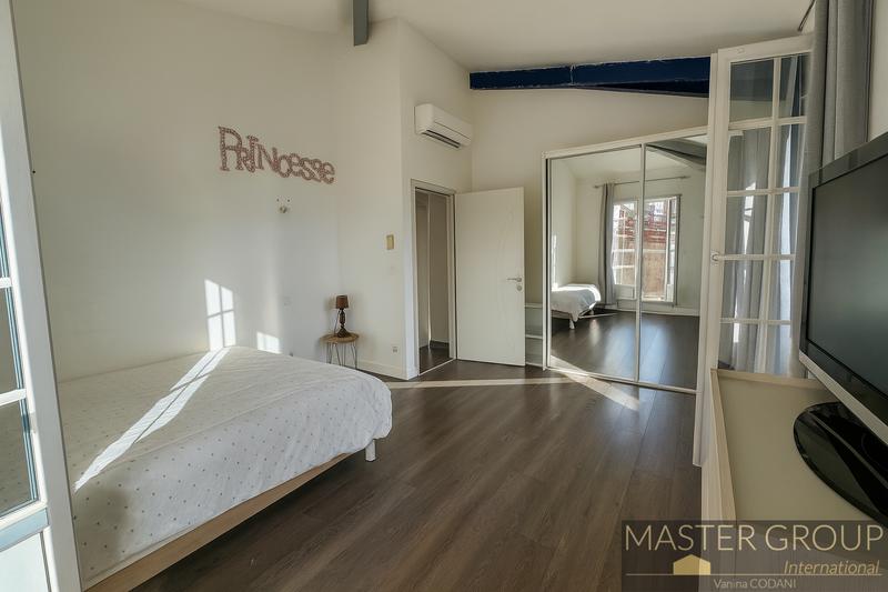 Triplex - 94 m² - 4 pièces