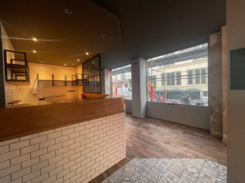 Local commercial - 220 m²