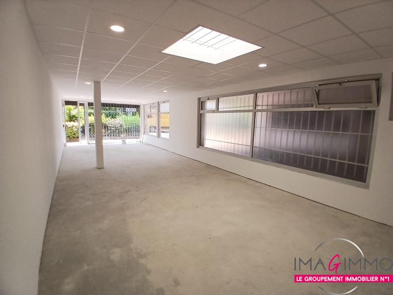 Local d'activités - 82 m² - 1 pièce