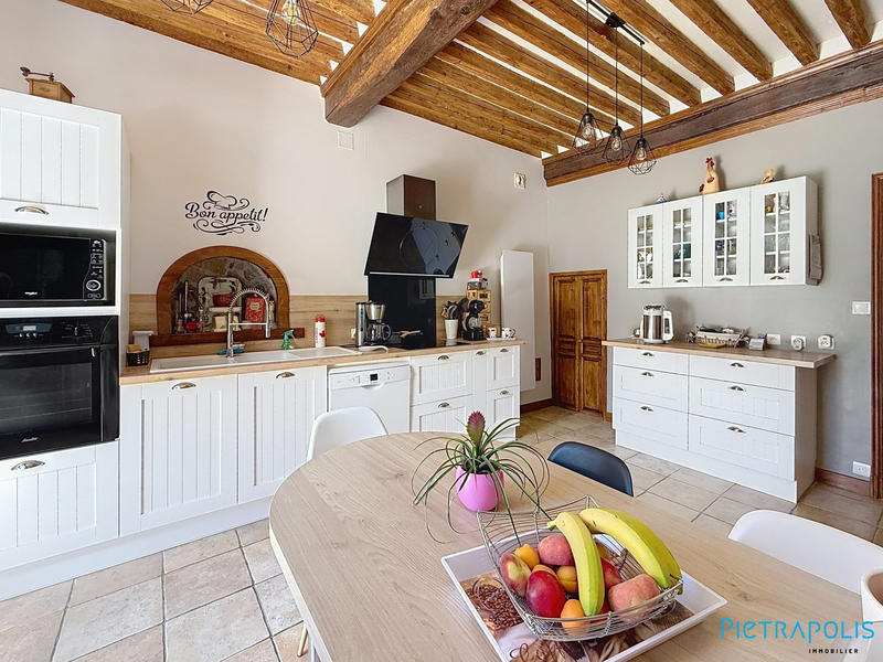 Maison ancienne - 221 m² - 8 pièces