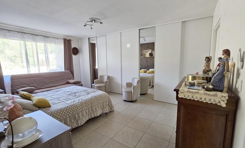 Villa - 196 m² - 6 pièces