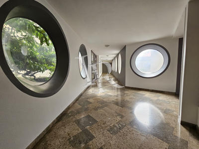 Local d'activités - 78 m²