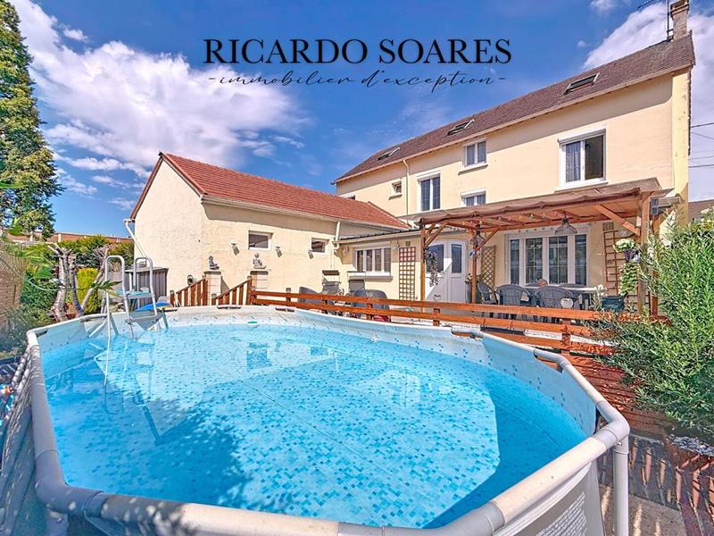 Maison - 277 m² - 10 pièces