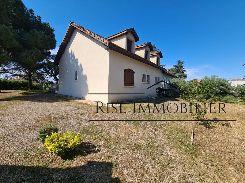 Villa - 245 m² - 9 pièces