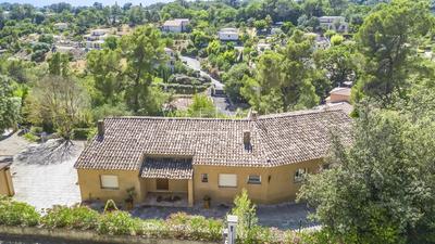 Villa - 430 m² - 9 pièces