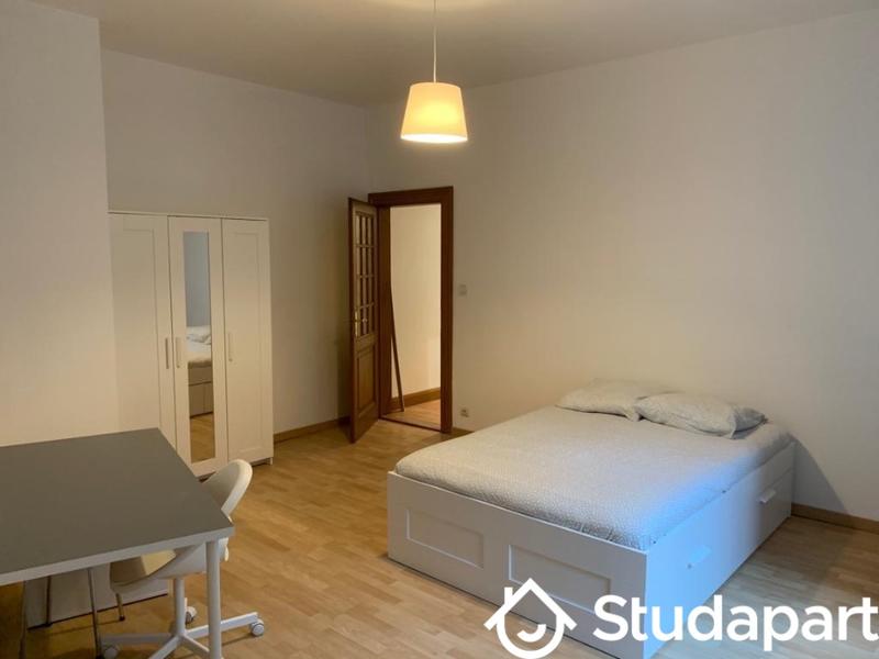 Chambre - 115 m² - 1 pièce