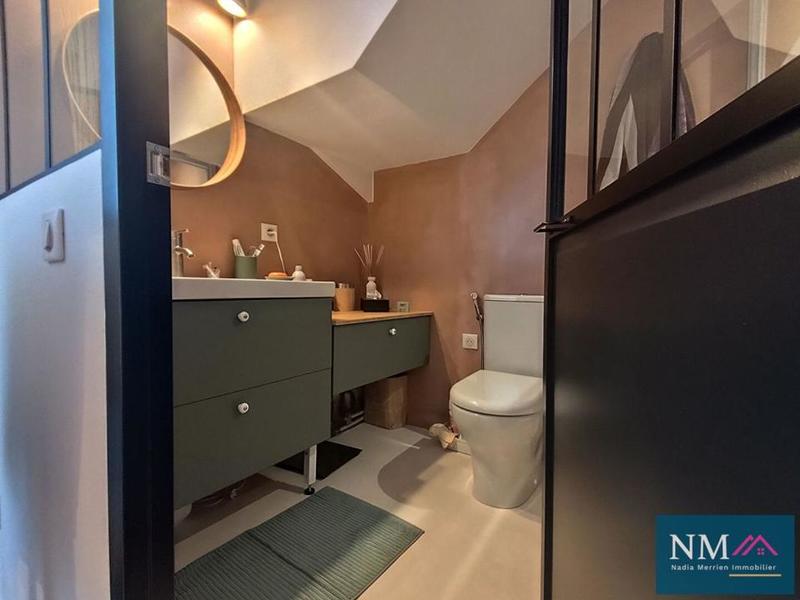 Demeure - 225 m² - 9 pièces