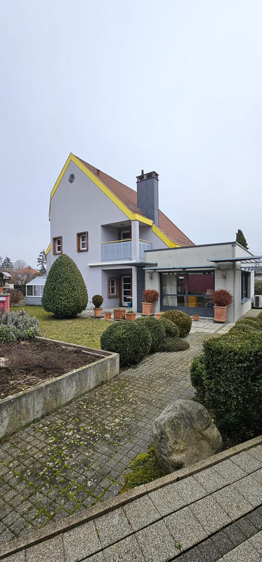 Maison - 226 m² - 7 pièces