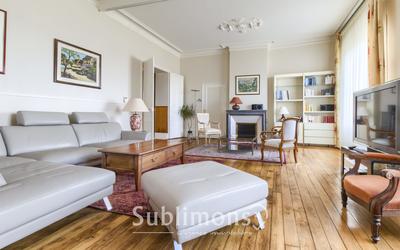 Maison - 274 m² - 8 pièces