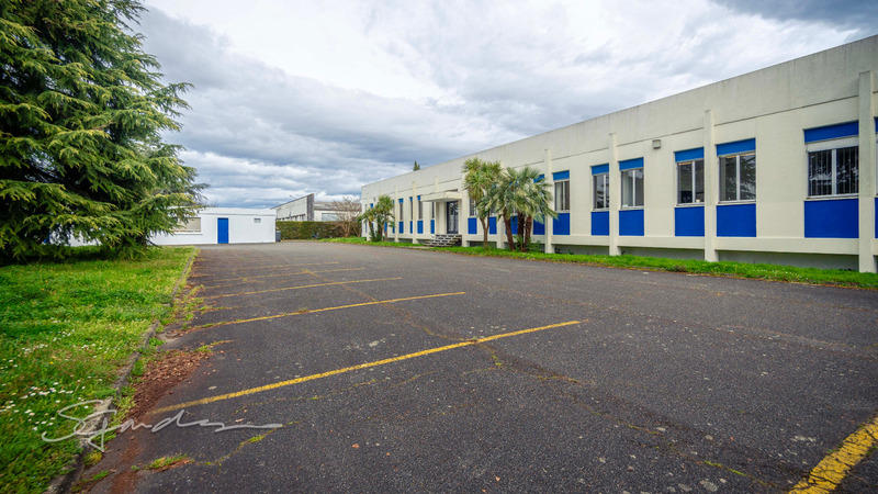 Bureau - 437 m² - 13 pièces