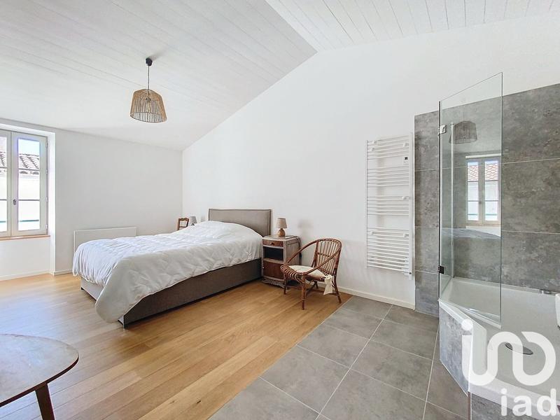 Maison de village - 238 m² - 10 pièces