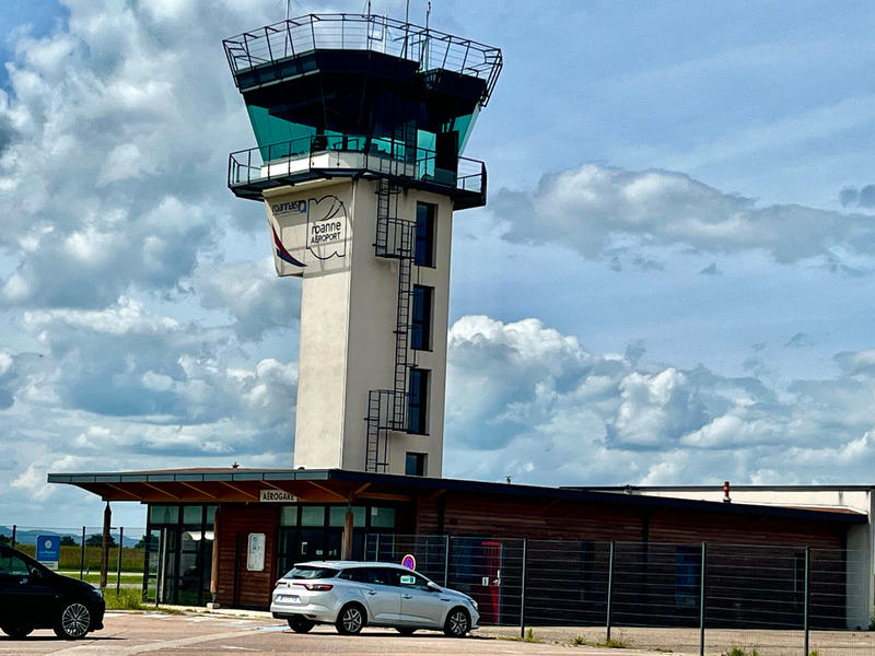 Hangar - 570 m² - 4 pièces